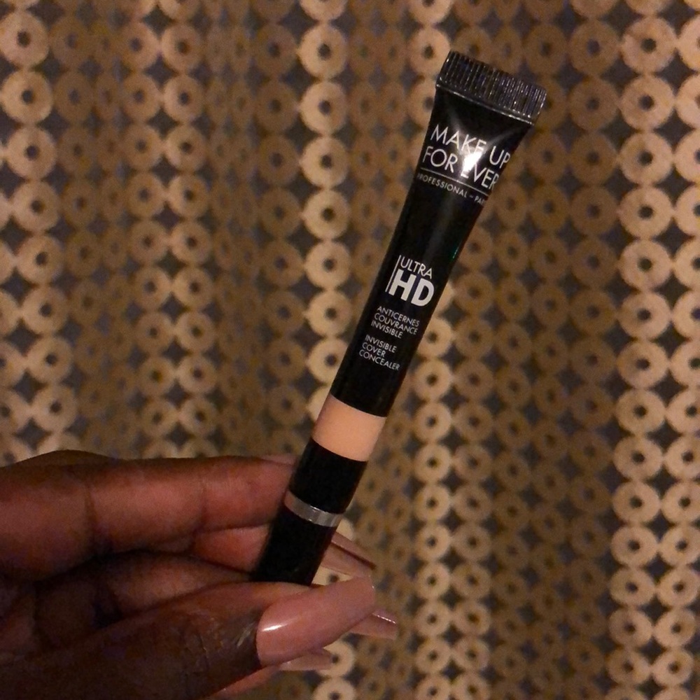 Make up for ever invisible cover concealer color R30